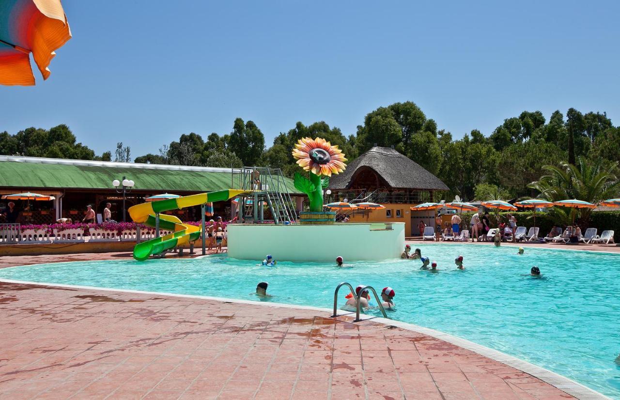 Happy Camp Mobile Homes In Camping Village Free Time Marina Di Bibbona Bagian luar foto
