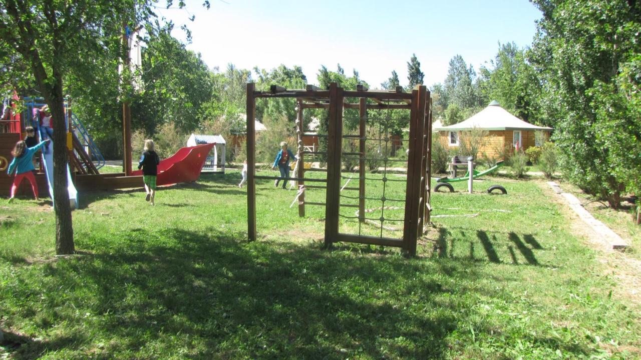 Happy Camp Mobile Homes In Camping Village Free Time Marina Di Bibbona Bagian luar foto