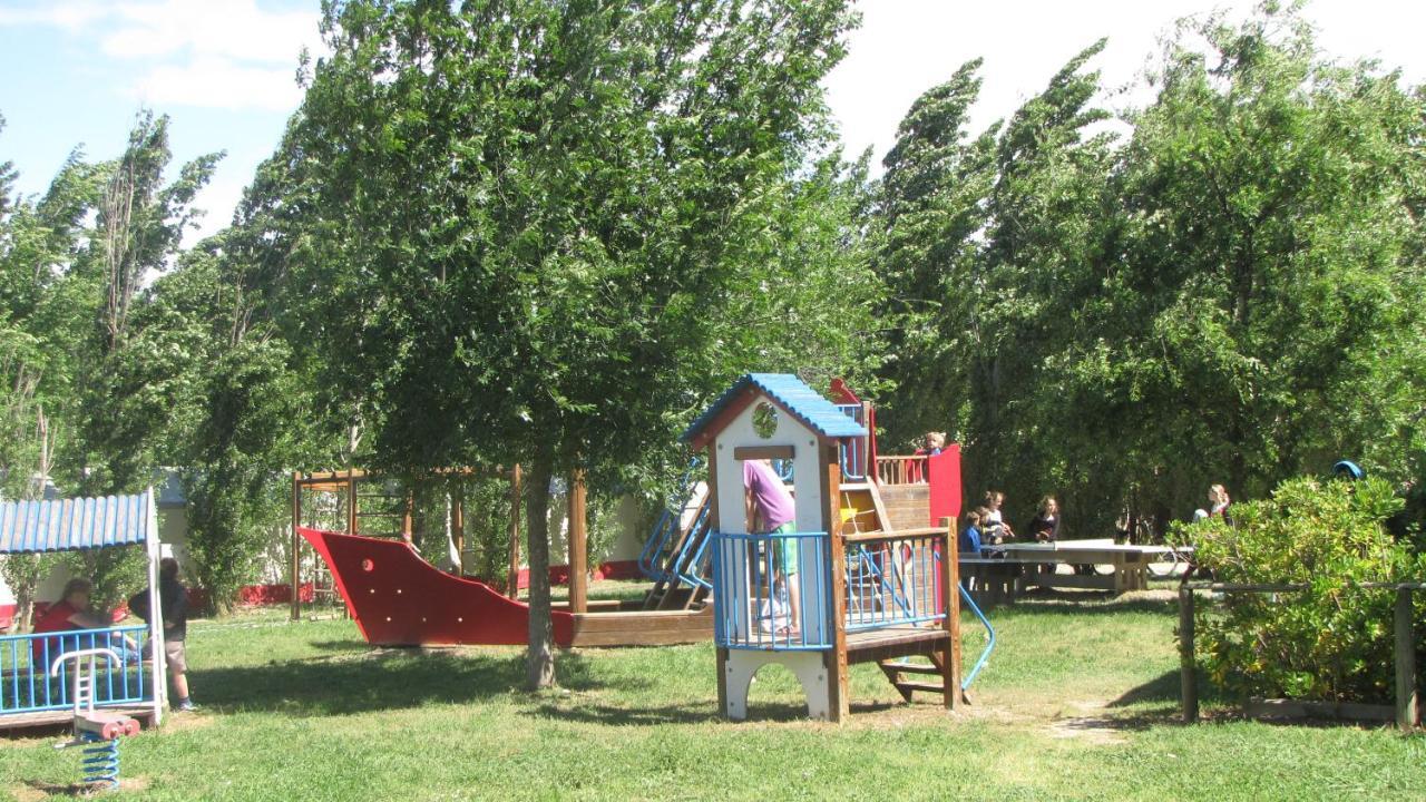 Happy Camp Mobile Homes In Camping Village Free Time Marina Di Bibbona Bagian luar foto